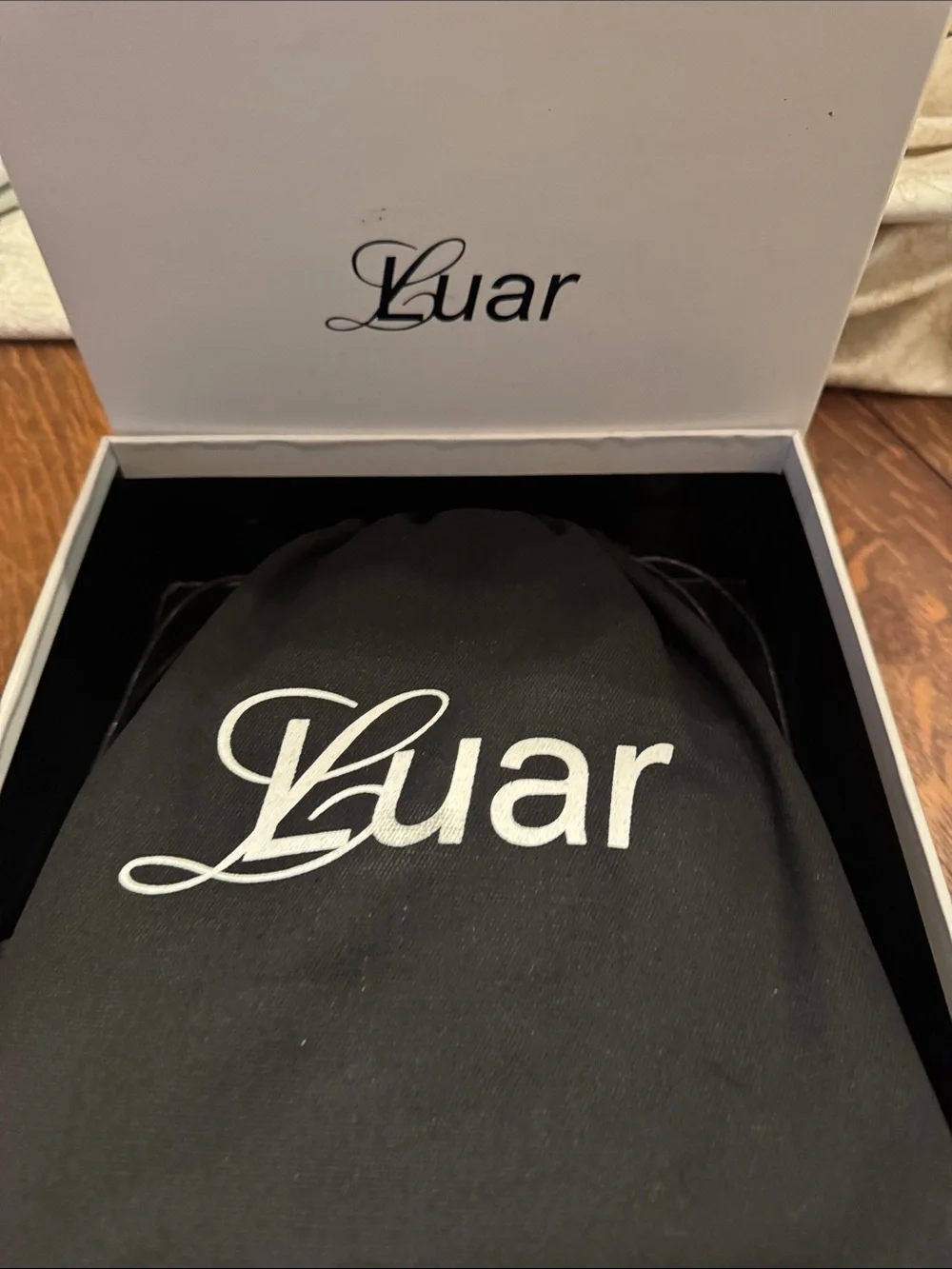 Luar sleek tan